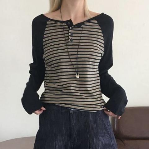 onewi T-Shirt