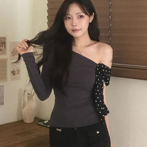 moreor T-Shirt