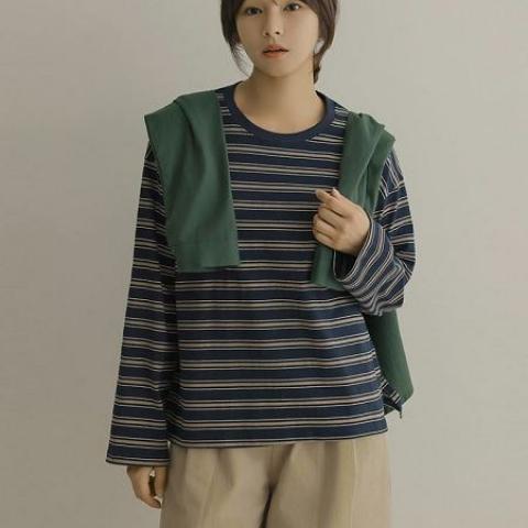 ely-sia T-Shirt