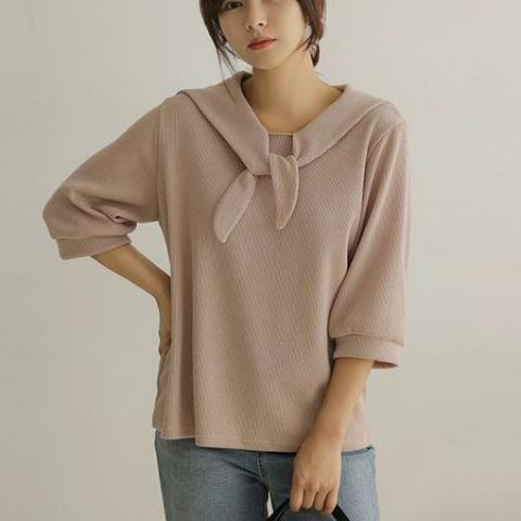 ely-sia T-Shirt